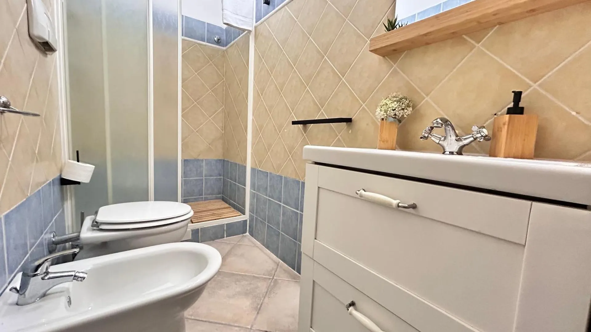 Domus Ubaldina Apartamento Cagliari 0*,